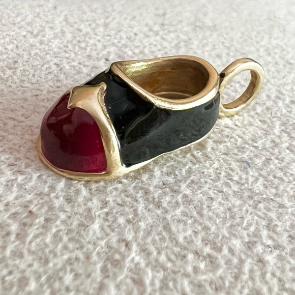 14k solid gold shoe pendant or charm necklace red black enamel - Picture 6 of 16